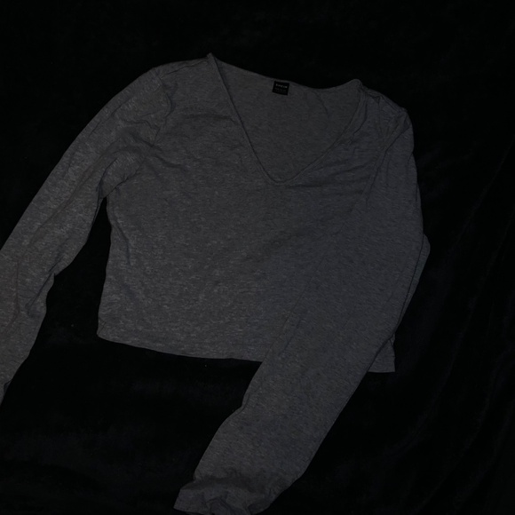 Grey long sleeve crop top - Picture 2 of 2